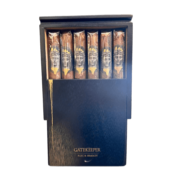 Alec Bradley Gatekeeper Robusto | Caja de 24 puros